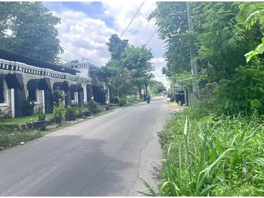 Dekat Kampus UKRIM Tanah Murah Tepi Jalan di Purwomartani