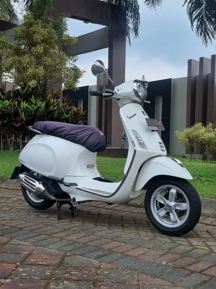 Vespa Primavera 150 3vie thn 2017 Putih Metalik Odo 23rb Koko Motor