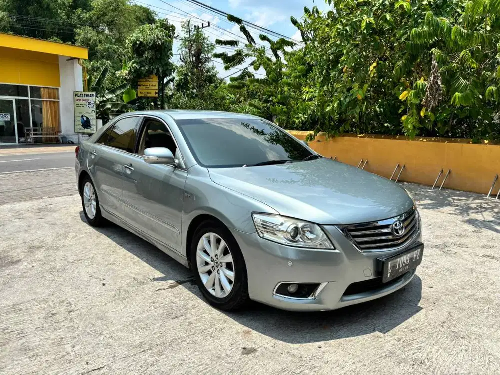 Toyota Camry 2.4 V 2011 Plat L off muslimin mobil bekas sekoto