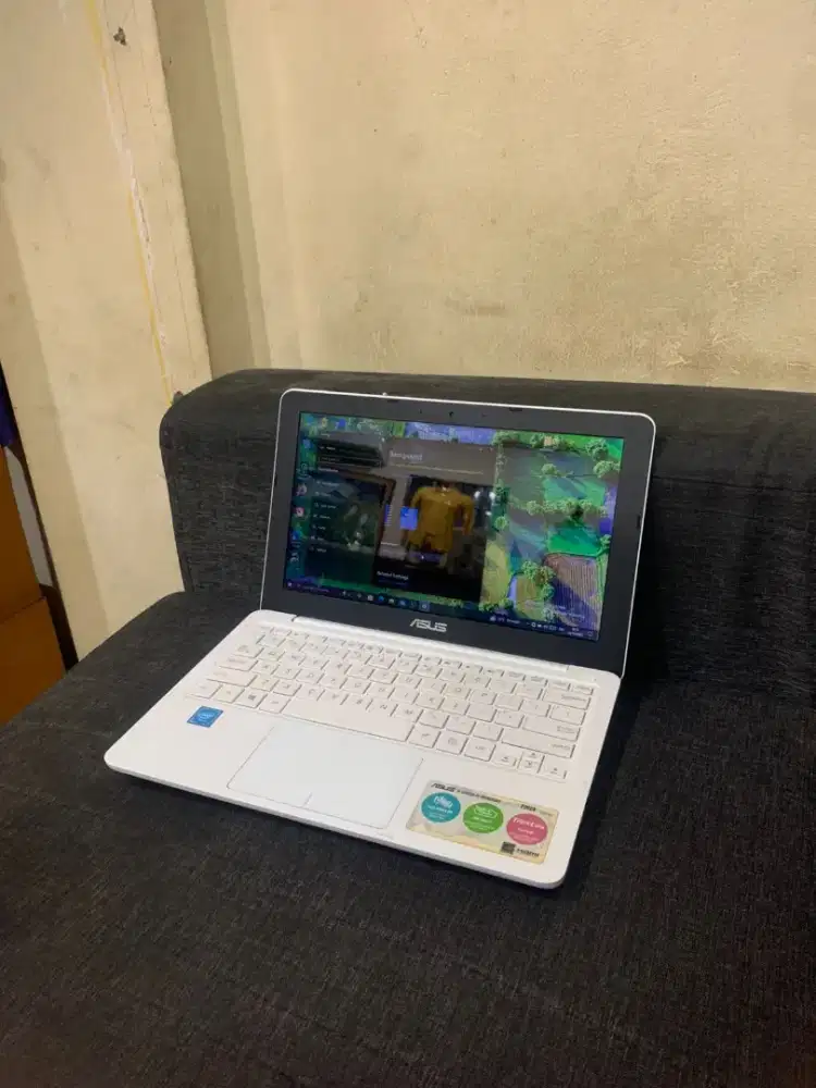 Laptop notebook asus slim ram 4/ ssd 128