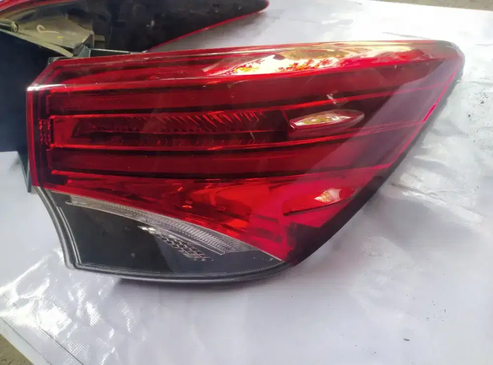 Stoplam/lampu belakang Fortuner 2018