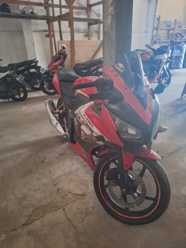 CBR 150 R - Sporty