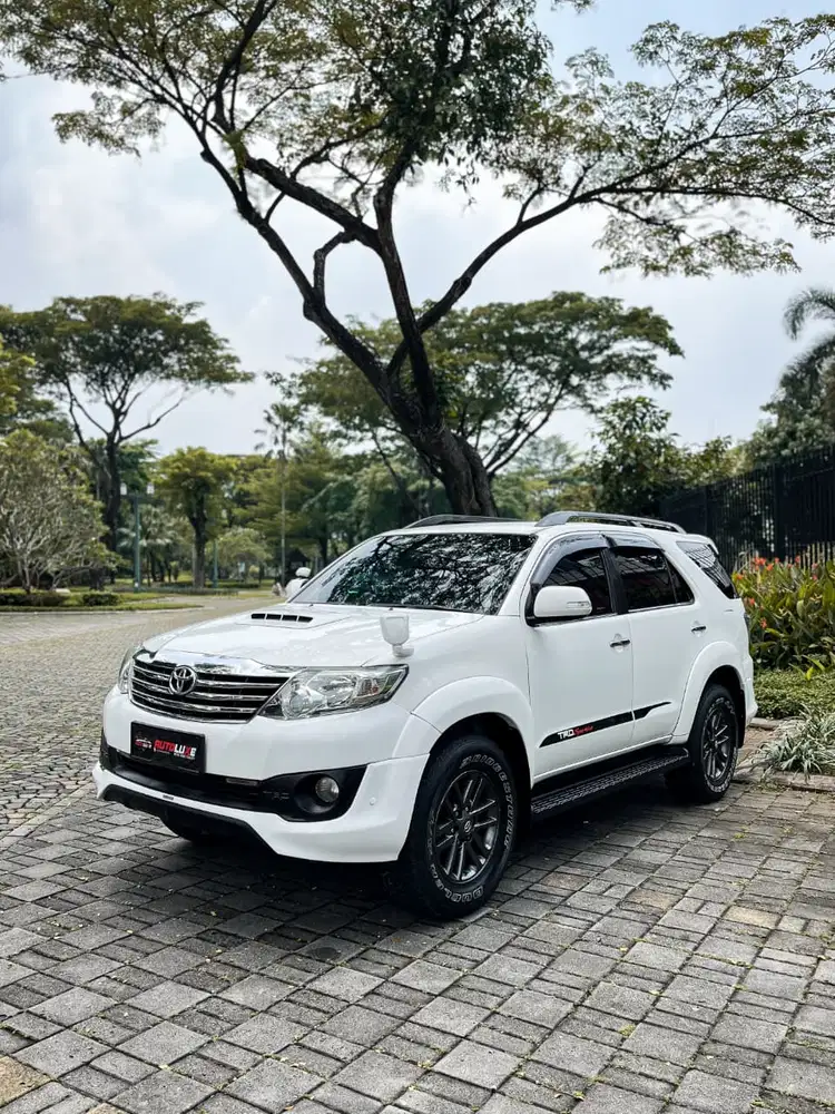Toyota Fortuner TRD VRN Diesel 2012 PUTIH MOBIL SOLAR PALING DICARI