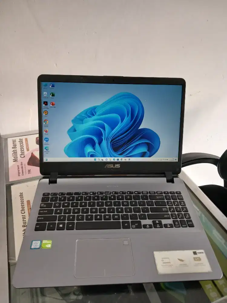 Laptop Asus Vivobook A507U Intel Core I5-8250U Ram 4 HDD 1000 SSD 256