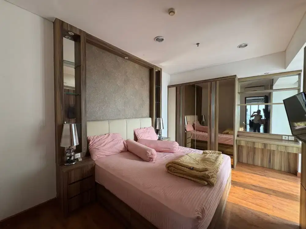 Jual murah apartemen royale springhill 3 kamar 196 meter furnish hadap golf sea