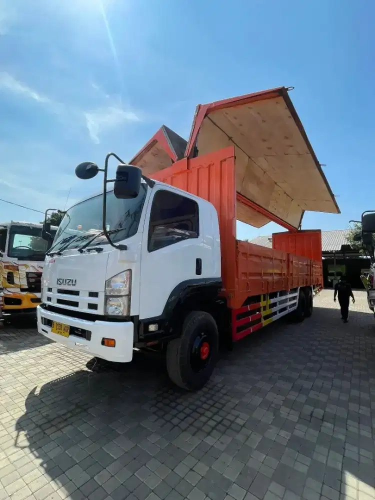 WINGBOX ISUZU GIGA FVM 34T, 285PS. (6X2) TAHUN 2017