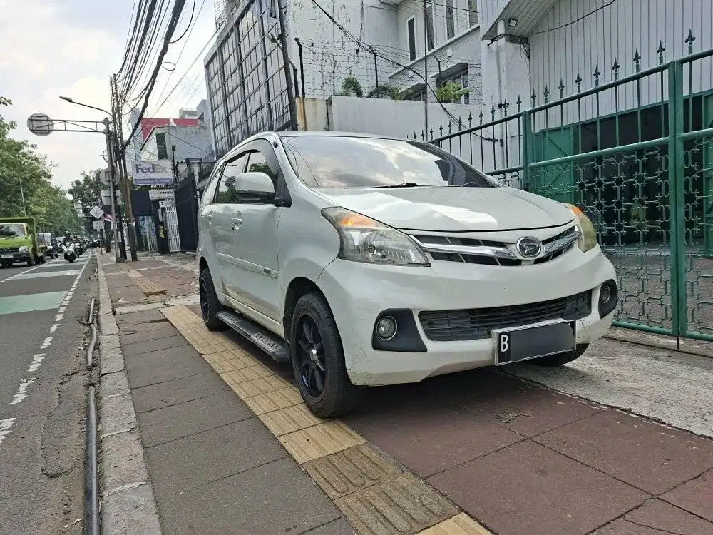 DAIHATSU XENIA 1.3 R MT MANUAL 2014 PUTIH
