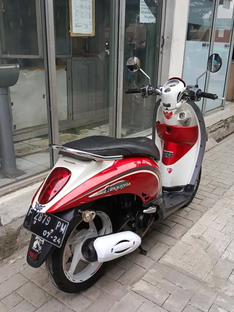 Jual Scoopy 2012 komplit merah gress