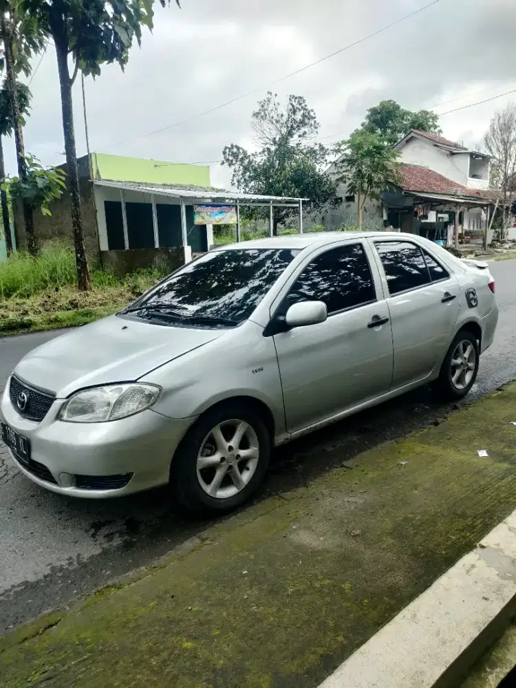 Jual Toyota Vios limo 2004