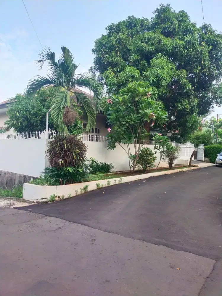 Dijual rumah di Perumahan Mega Cinere. Asri & Strategis.  L480, Cinere
