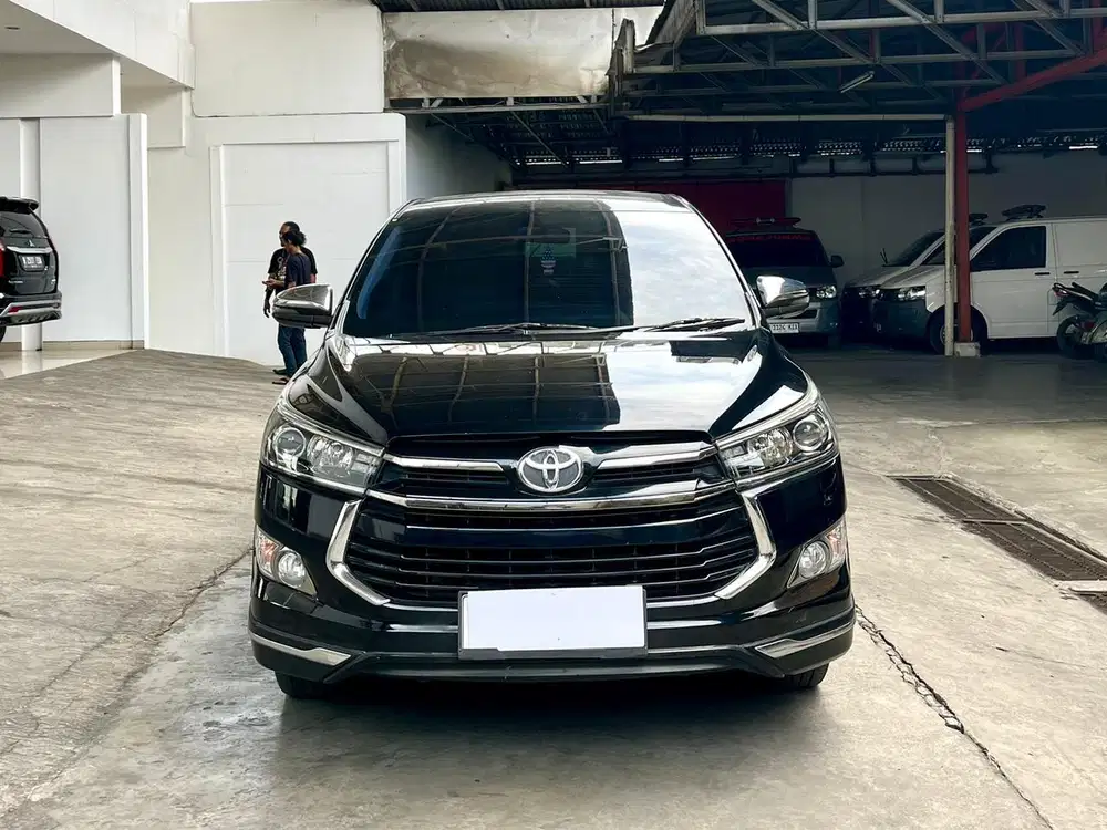 Toyota Innova 2.0 Venturer Matic / AT 2020 Hitam