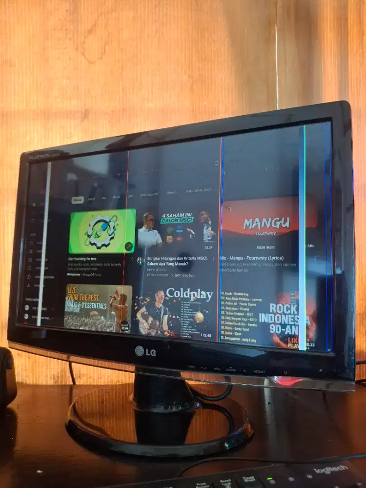 Monitor komputer merk LG 19