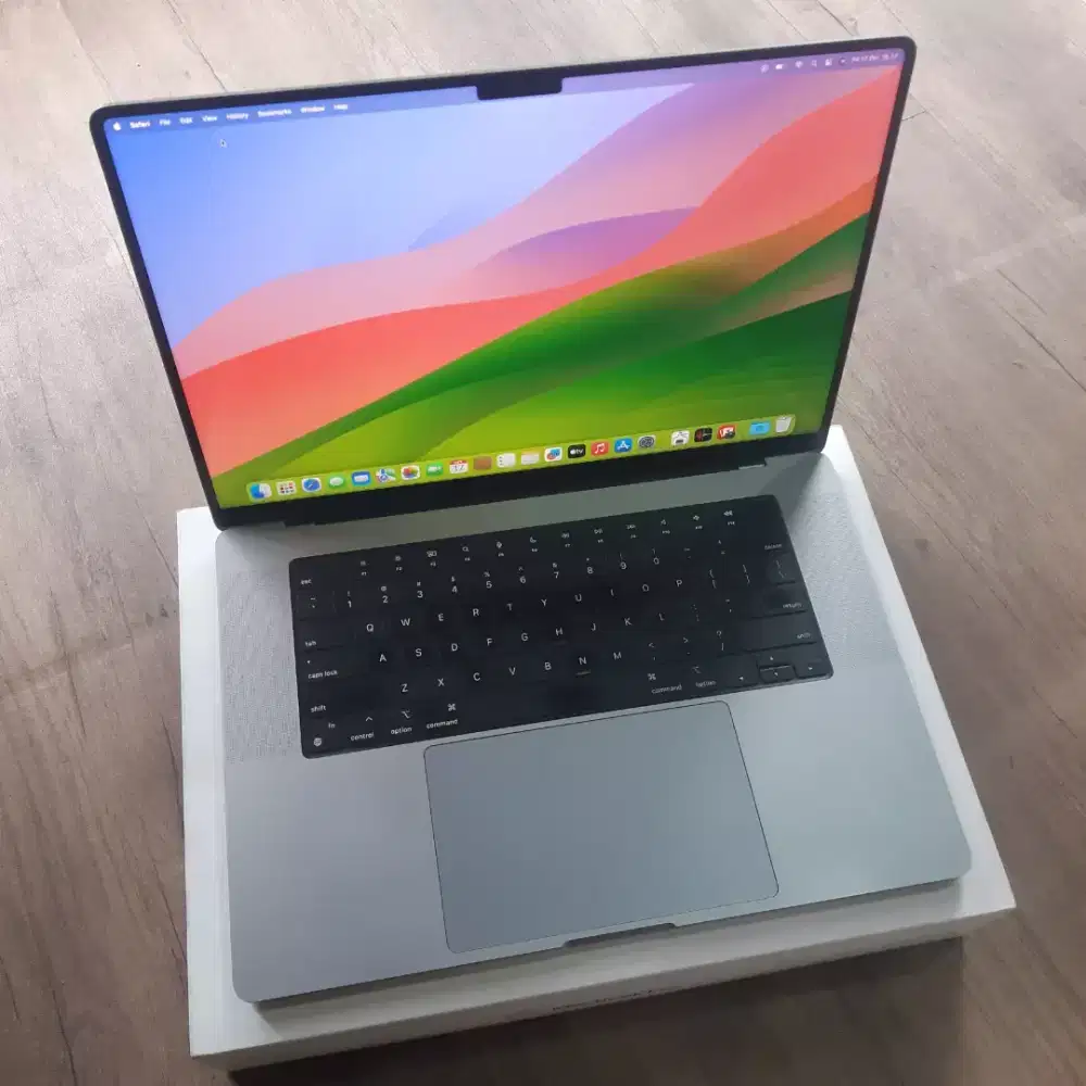 Macbook m1 pro 2021 layar 16 inch ram 16gb ssd 512gb fullset bisa cod
