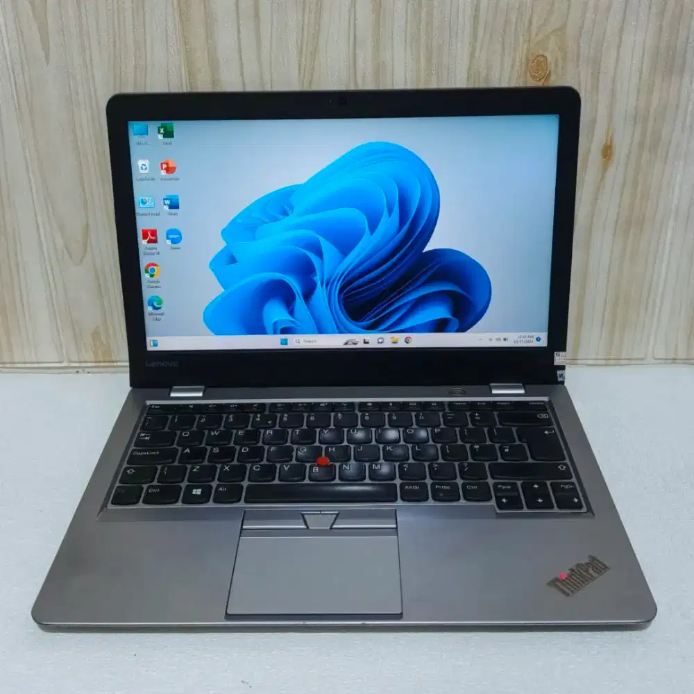 Lenovo thinkpad 13 tuchcreen i5 Ram8GB/ssd128GB bogor