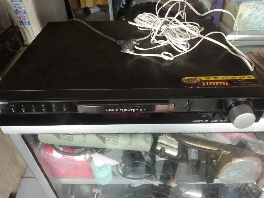 Head Home theater Polytron