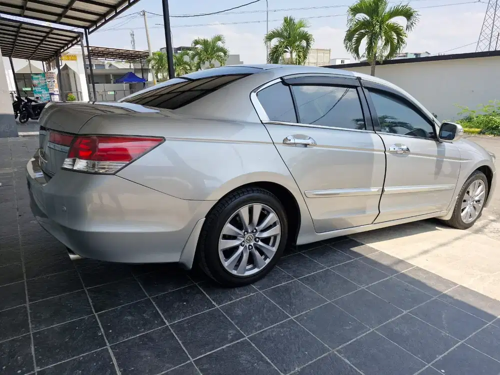 Honda Accord 2011 Bensin