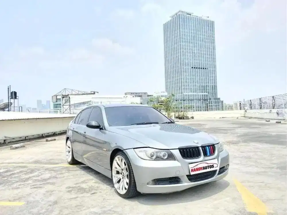 BMW 320i E90 Tahun 2006 Automatic Abu abu Metalik