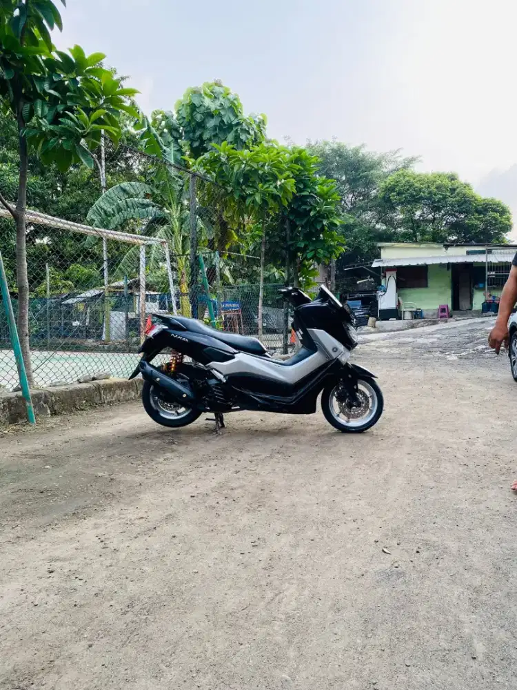 Yamaha Nmax 155cc Non ABS Bluecore Fi 
Tahun  2016