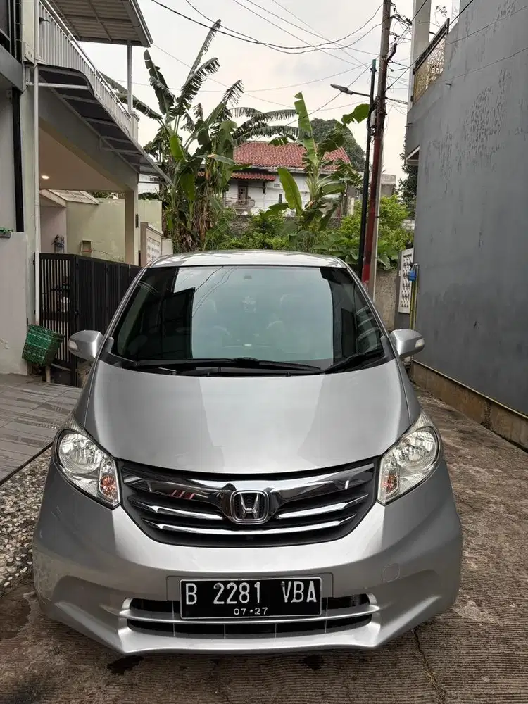 Honda Freed psd Matic 2012