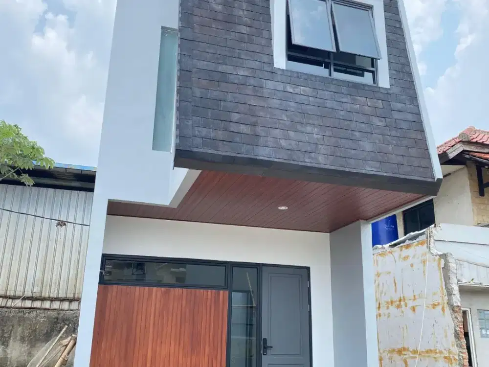 Barang Langka! Rumah 2 Lantai 700 Jutaan dekat Pintu Tol Jatiasih
