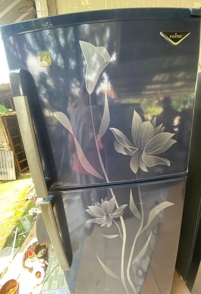 Dijual kulkas 2pintu