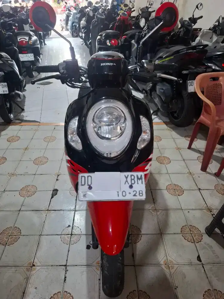 Honda scoopy 110cc 2023 hitam merah