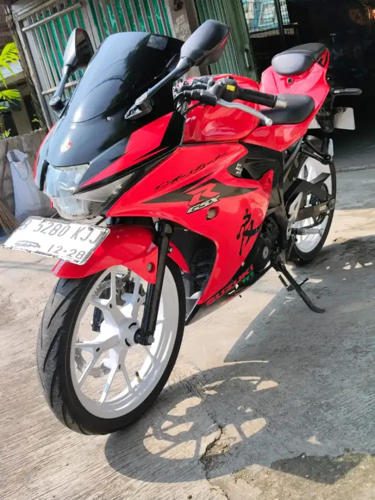 Suzuki GSX R 150 CC