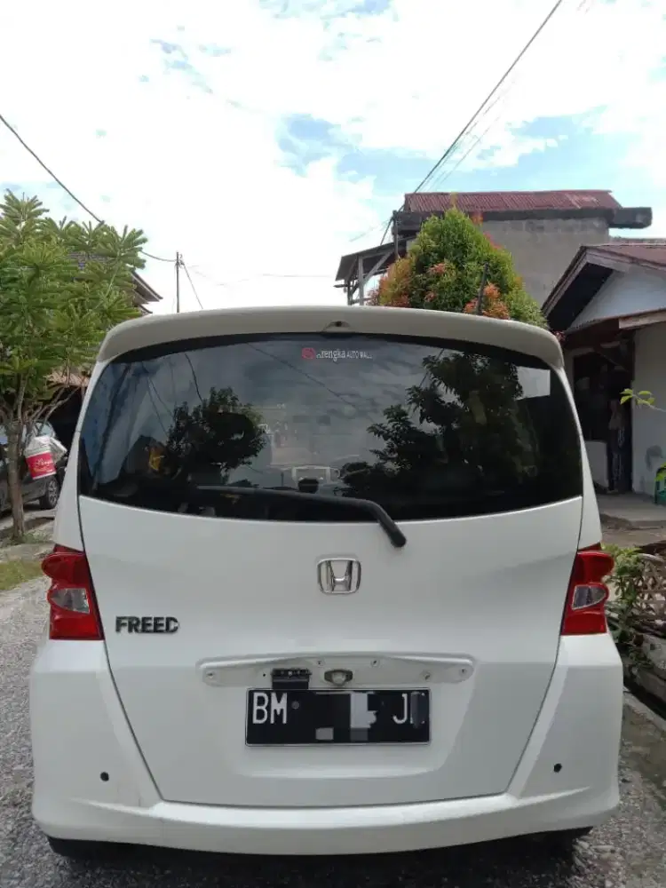 Dijual pribadi Freed PSD 1.5 METIK SINGLE AC TAHUN 2009
