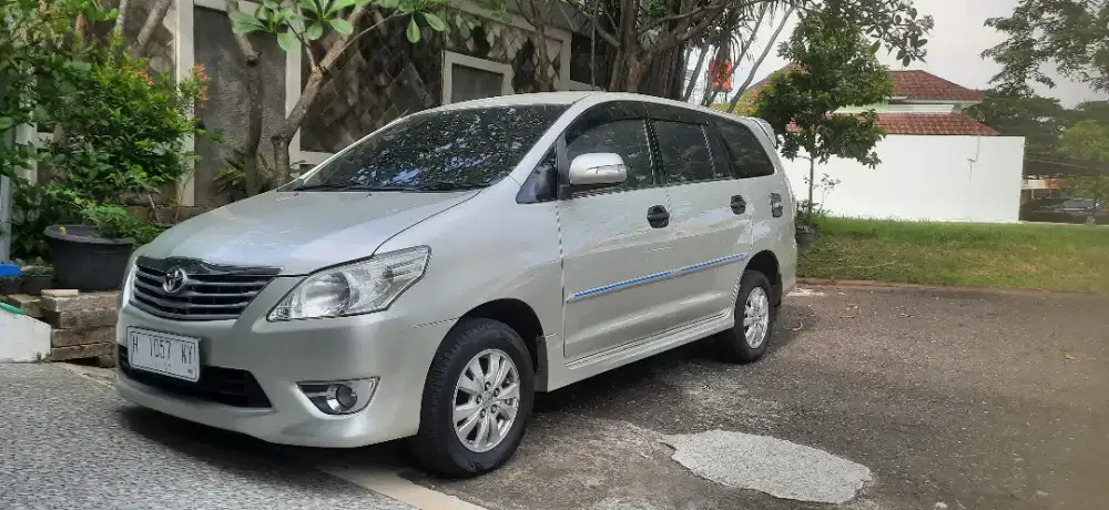Grand Innova G AT 2012