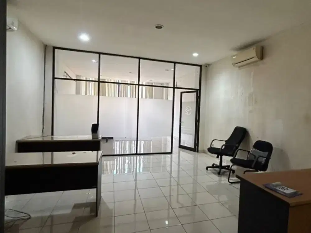 Disewakan Ruko Avenue 3,5 lt di JCC Jakarta Timur