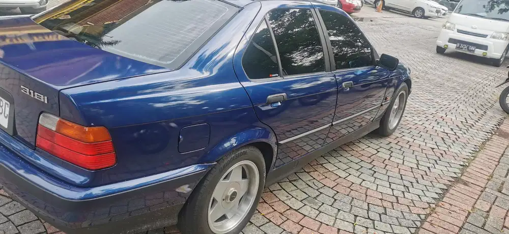 BMW 318i 1996 Bensin