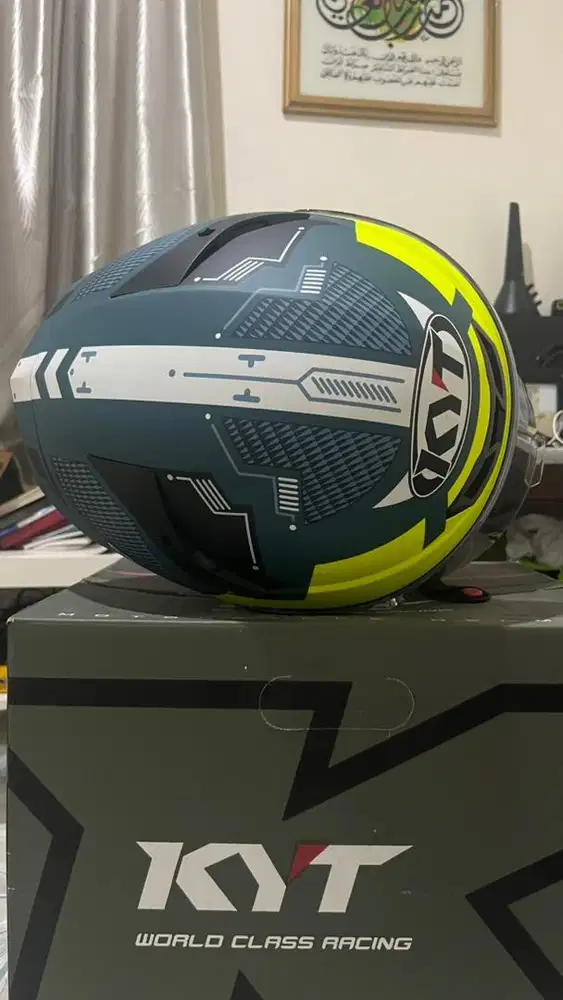 KYT TTC FUSELAGE MATT YELLOW SECOND LIKE NEW