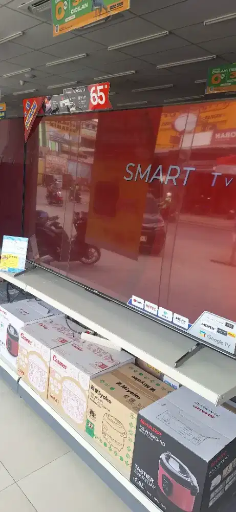 Polytron LED TV 65ins