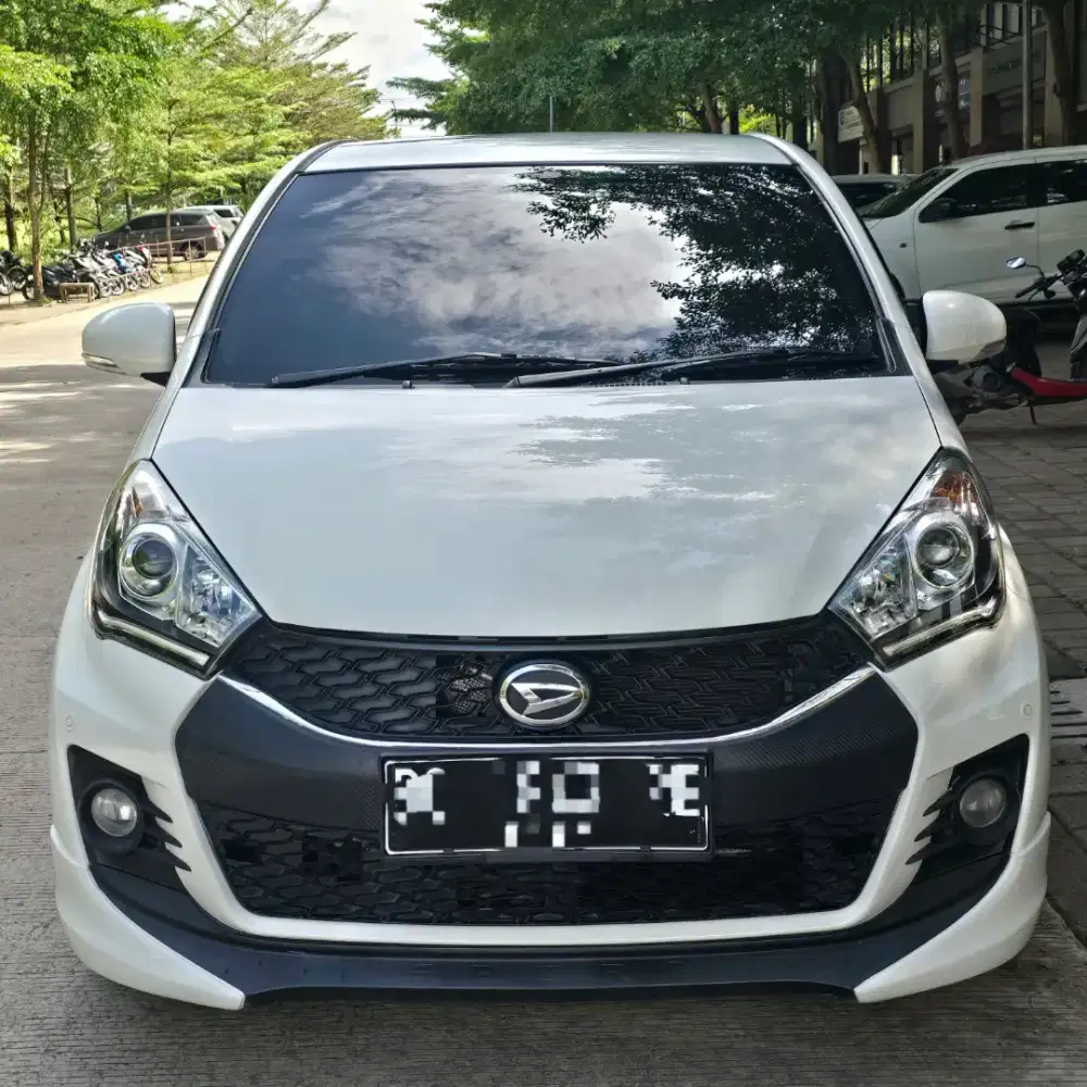 Termurah Daihatsu Sirion Rs manual 2017 odo 52 rb Dp 5jt saja