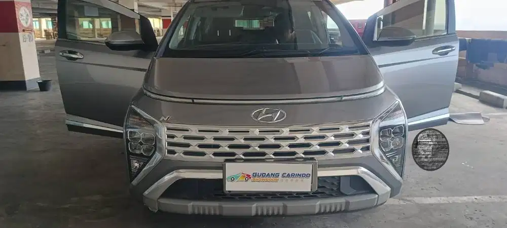 Hyundai Stargazer Prime 1.5 AT 2023 captain seats