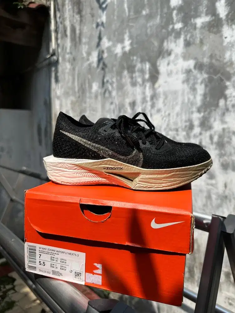 Sepatu Lari Running Original Nike Vaporfly Next% 3 Black Gold Size 38