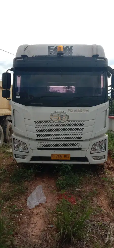 JUAL UNIT TRUCK FAW TRACTOR HEAD FD460TH TAHUN 2023