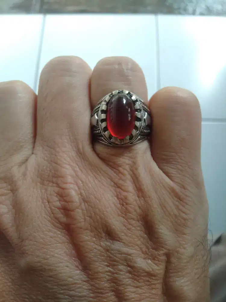 Yaman ahmar ( asli) Ring Size : 8