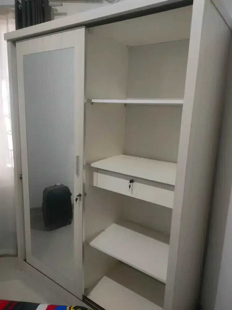 Lemari pakaian 2 pintu