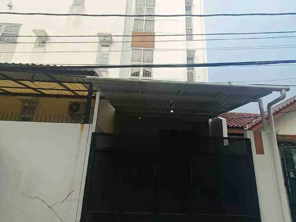 RUMAH 3 LANTAI DEKAT TANJUNG DUREN, JAKARTA BARAT, LOKASI STRATEGIS