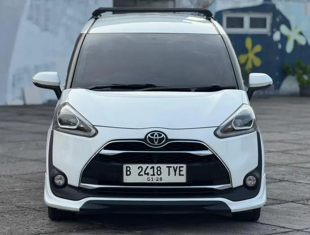 Toyota Sienta Q AT 2018