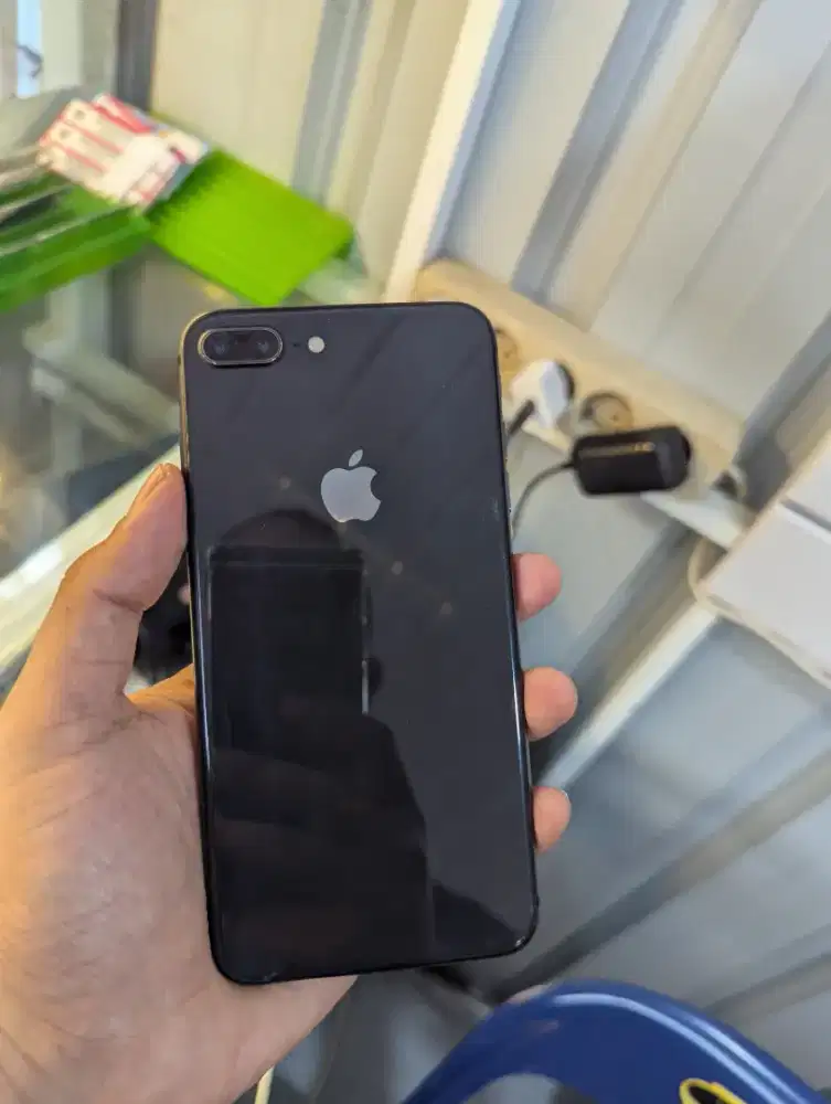 Iphone 8 Plus 64 Gb permanen Bh 87%