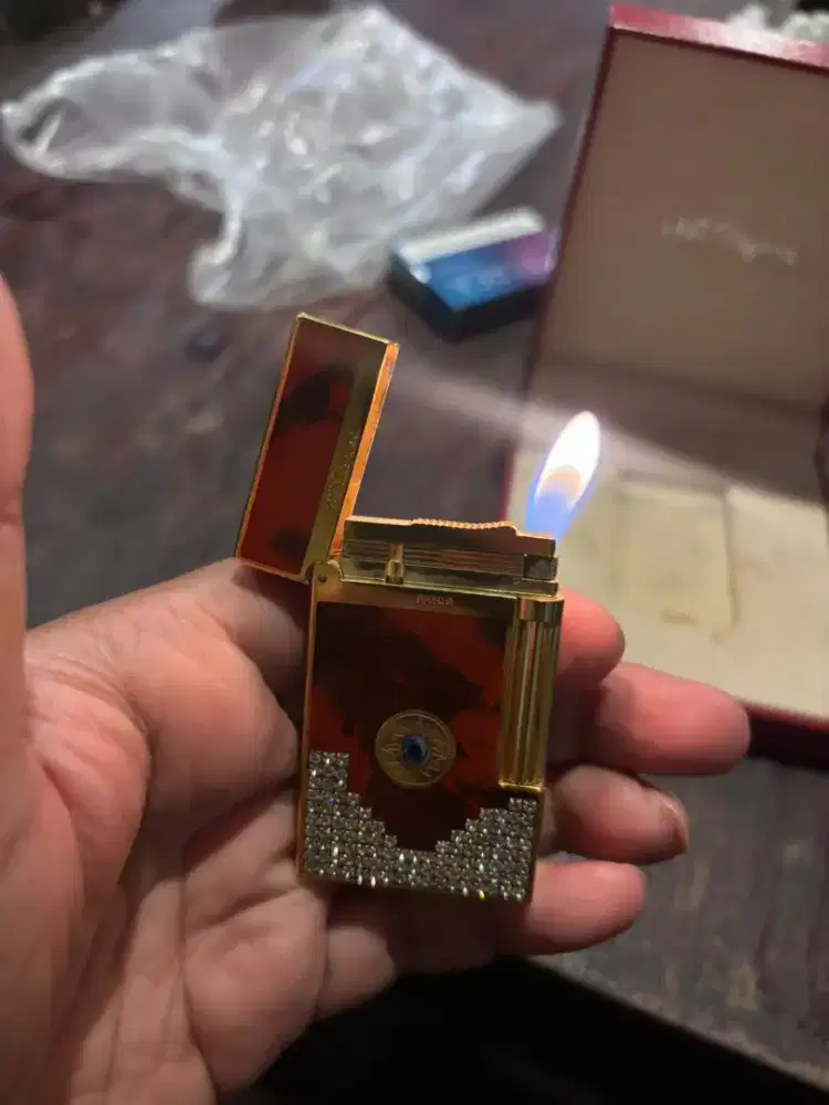 S. T. Dupont Ligne 2 Sun Burst Red with Palladium/Yellow Gold
