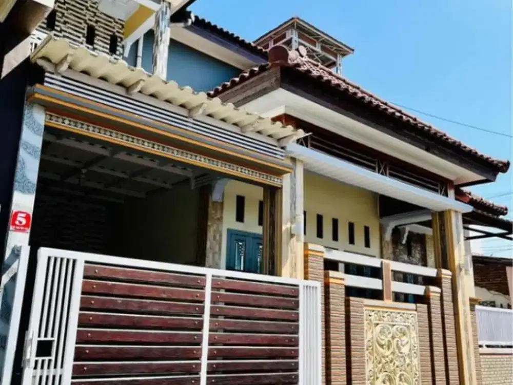 RUMAH 2 LANTAI GAYA MODERN – SINGOTRUNAN, BANYUWANGI