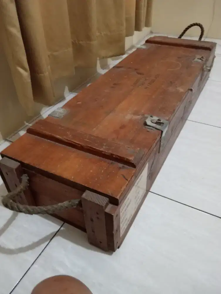 Kotak senapan/peluru jadul