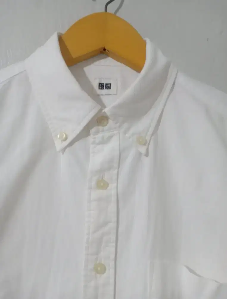 Kemeja Putih Uniqlo M Slim