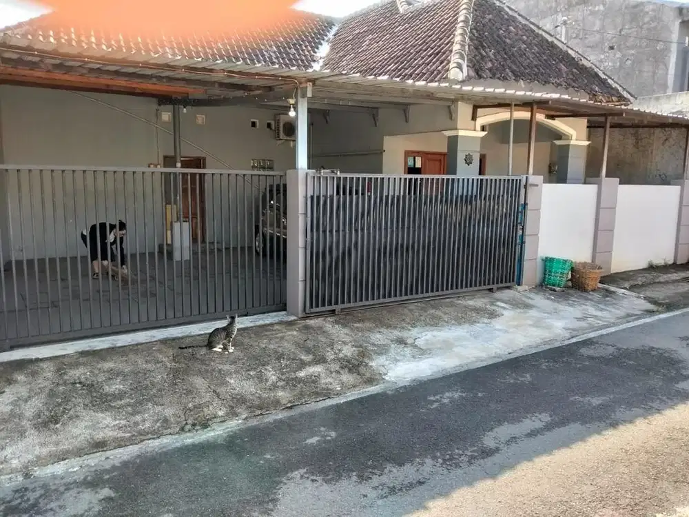 Disewakan rumah 3 KT + 1 KM