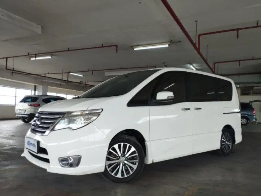 Pajak Panjang TDP 9JT Nissan Serena 2.0 Highway Star AT 2017 Putih
