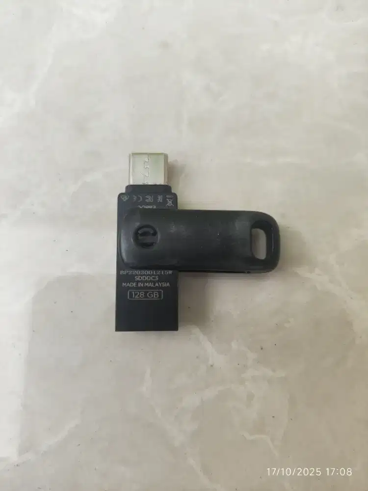 OTG 128gb type c to usb merk Sandisk warna hitam