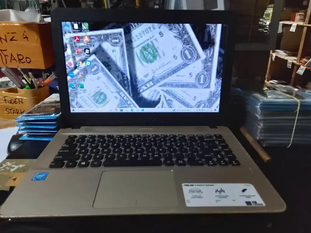Laptop asus seri X441S ram 2 gb